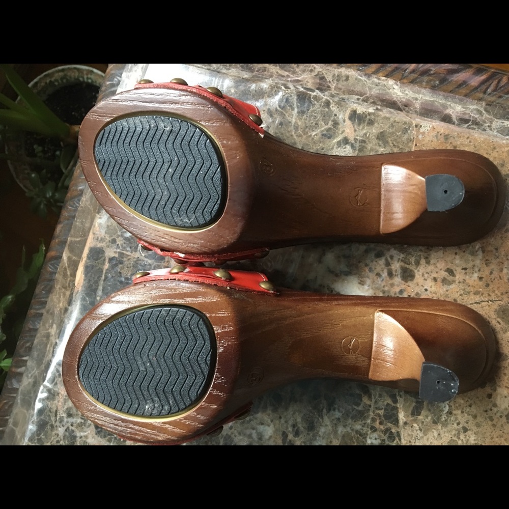 Shoes - Picture 5 of 6